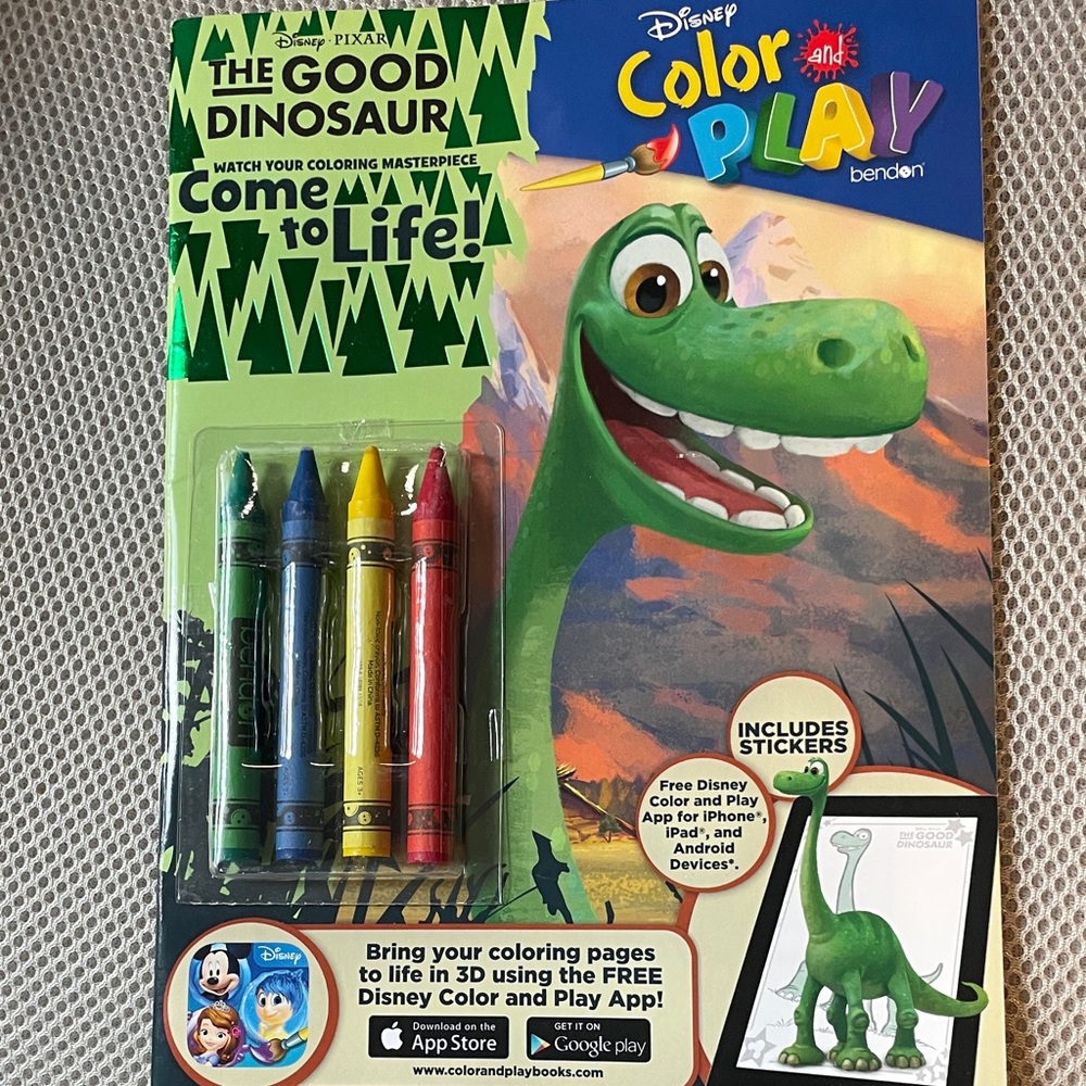 The Good Dinosaur Color and Play Set